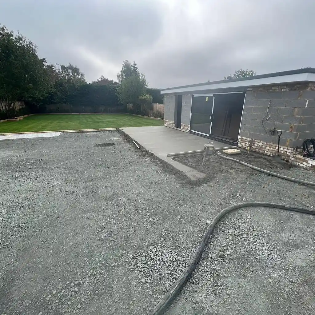 Perfectly screeded floor in a modern home extension